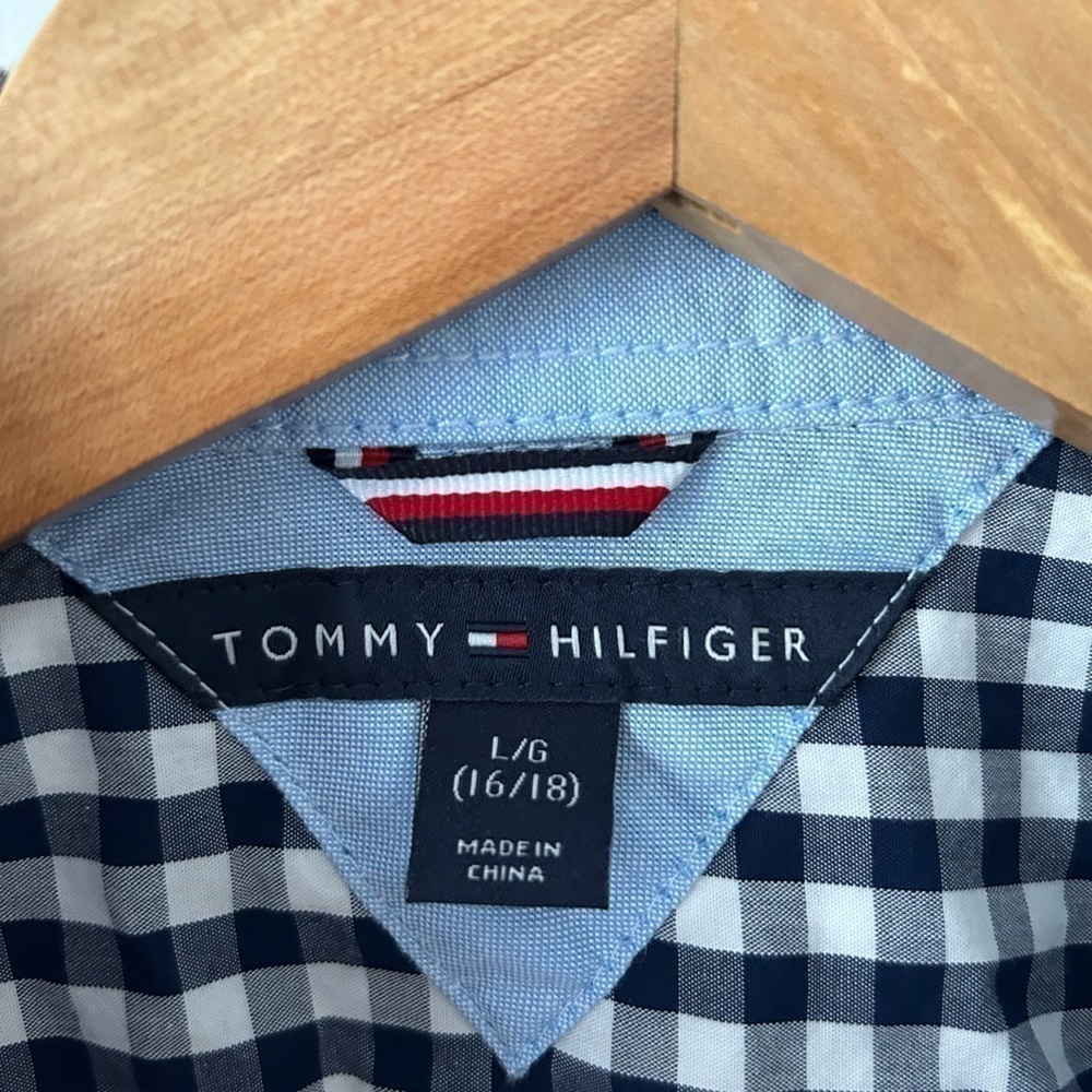 Tommy Hilfiger shirt - Picture 2 of 3